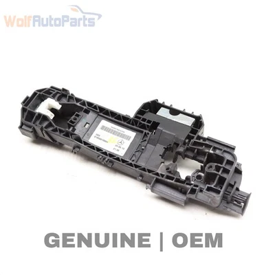 Mercedes-Benz CLS63 AMG 2012-2014 - Soporte de manija de puerta exterior derecha Foto 1 de 4