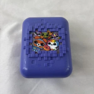 Bitzee ologramma digitale interattivo 3D animale domestico Takara Tomy Giappone viola - Foto 1 di 8