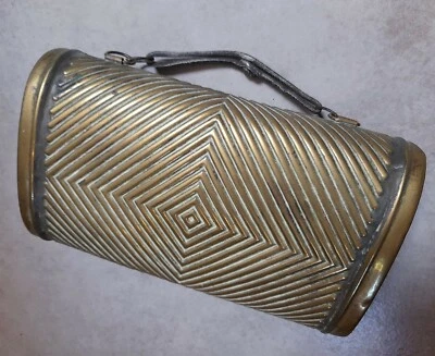 Gourde En Laiton Ancienne Flasque Déco Géométrique Cuivre  - Photo 1/4