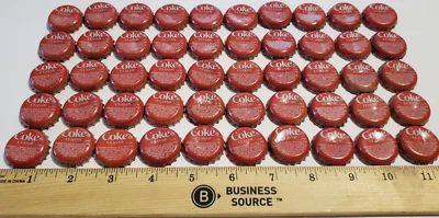 50 tapas de botellas rojas clásicas de Coca-Cola para manualidades Coca-Cola icónica refresca coleccionable Foto 1 de 3