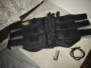 Arnés de paintball Wrek Paintball 6+1, cargadores globales Gen X, escobilla de goma y 3 llaves - Imagen 1 de 4