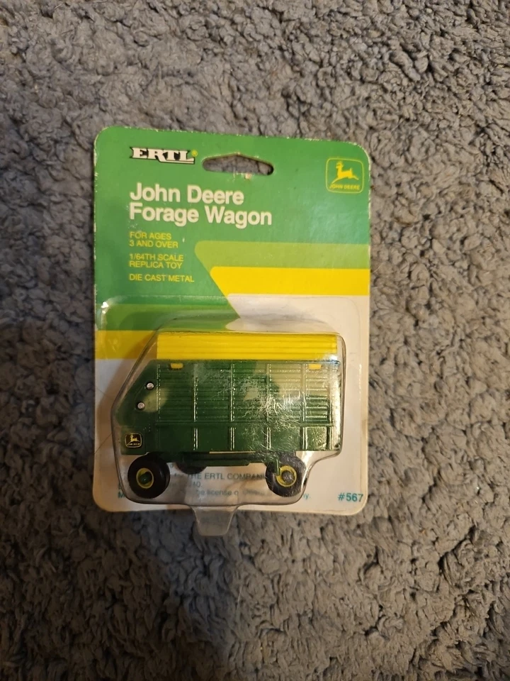 ERTL #567 FARM COUNTRY JOHN DEERE FORAGE WAGON NEW - Image 1 of 1