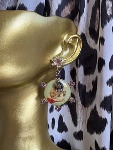 Betsey Johnson Vintage Bows Tabby Cat Picture Cameo Crown Earrings VERY RARE - Picture 1 of 5