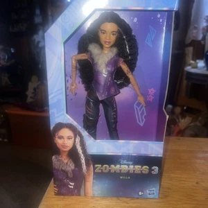 Disney Zombies 3 Willa Modepuppe 12 Zoll Puppe lockiges schwarzes Haar (NEU IM KARTON) - Bild 1 von 4