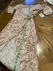 Maxi Vestido Rip Curl Floral Blanco Cuello en V Camisa Manga Talla S Precio de venta sugerido por el fabricante: $64.95 - Imagen 1 de 5