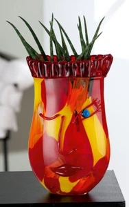 39084 GlasArt jarrón Gump teñido rojo/amarillo y soplado a boca 29 cm de alto - Imagen 1 de 3