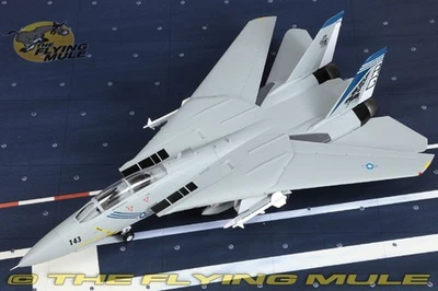 Easy Model 1:72 F-14B Tomcat USN VF-143 Pukin Dogs AG143 - Image 1 of 4
