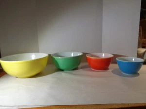 Vintage PYREX Primary Colors Nesting Mixing Bowl Set Of Four.. Nice! - Picture 1 of 6