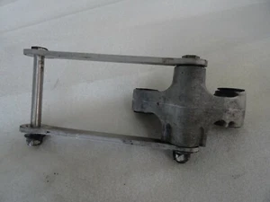 E4. Kawasaki ZX6R ZX600G Federbeinumlenkung Knochen - Bild 1 von 2