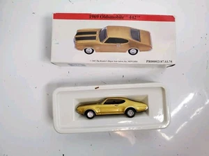 1969 Oldsmobile 442 Readers Digest Edition 1/64 2001 GM Diecast - Bild 1 von 9