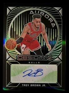 Troy Brown Jr. 20-21 Panini Obsidian Aurora Autographs Green Parallel 2/25 Bulls - Imagen 1 de 2
