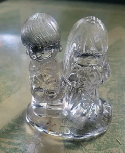 PRECIOUS MOMENTS "GOD BLESS YOU AND KEEP YOU" CLEAR GLASS 1980's FIGURINE - Picture 1 of 1