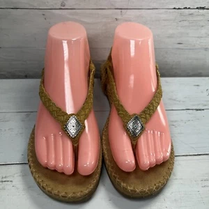 Minnetonka Sandal Slides 70706 Brown Leather Tan Braid Metal Badge Decor Size 7 - Picture 1 of 7