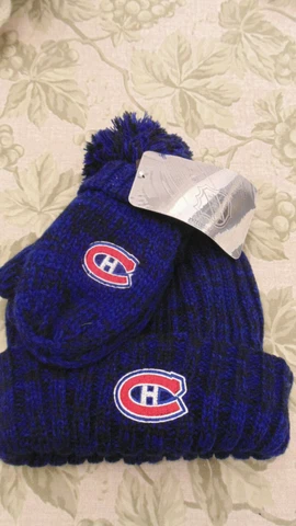 Montreal Canadien NHL Cap Tuque and Gloves Boys Childs Size  New NWT Cover