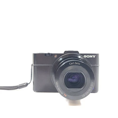 Cámara digital Sony Cyber-shot DSC-RX100 II 20,1 MP + 32 GB + Estuche LEER PANTALLA Foto 1 de 4