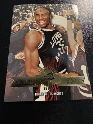 1996 年新闻通行证科比·布莱恩特-1996 年选秀卡 #13 新秀卡 RV 金箔 🔥 — 第 1/4 张图片