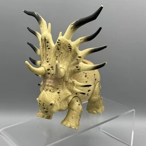 Figura de acción Disney Pixar The Good Dinosaur 7” de largo 6,5” de alto Forrest Woodbush - Imagen 1 de 10