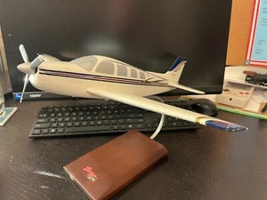 Modellino aereo Bonanza A36 scala 1:24 grande in legno - Foto 1 di 5