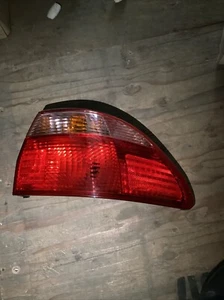 HONDA ACCORD PASSENGER SIDE TAIL LIGHT RIGHT HAND RH OEM 98-00 - Imagen 1 de 3