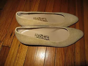 NEU Salvatore Ferragamo Damenschuhe beige goldfarbene Pumps Größe 8 - Bild 1 von 12