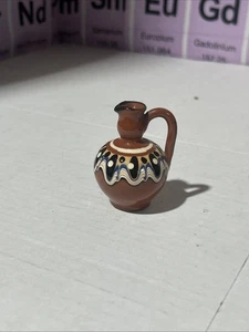 Ancien pichet pichet en argile troyenne bulgare peinture plume traditionnelle redware - Photo 1/7