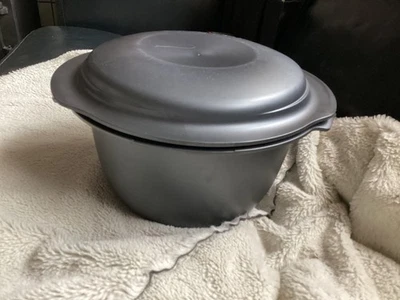 TUPPERWARE ULTRA PRO 2,5 litres - Photo 1/4
