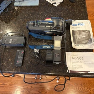 Vintage Sony CCD-F501 HandyCam Super 8 Video 8 Camcorder Black W/acc. Untested - Picture 1 of 19