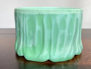 Akro Agate | Colonial Lady Woman Powder Trinket Box Jar Bottom Slag Glass Green - Picture 1 of 4