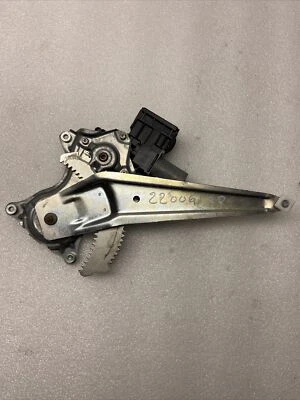 2017  Toyota Prius Passenger Side Rear Right Window Regulator 85720-47150 OEM Foto 1 de 4