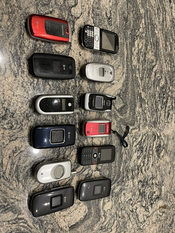 Motorola Triumph Triumph - 2GB - Black (Virgin Mobile) Smartphone - Image 1 of 1