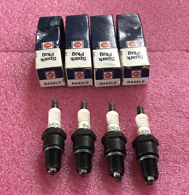 Lot Of 4 AC Delco R44XLS Platinum Spark Plugs  Foto 1 de 2