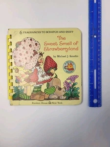 1980 Vtg.Strawberry Shortcake-The Sweet Smell of Strawberryland (A Sniffy Book) - Picture 1 of 8