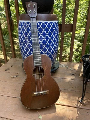 Vintage Martin Tenor Ukulele 1950’s W/original Case. One Owner. Well Cared For. - Image 1 of 4