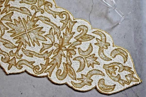 Christmas Decorative Beaded Table Runner Golden White Centerpiece Décor 35x13 In - Picture 1 of 6