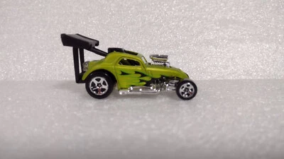 Hot Wheels FIAT 500 C Verde FRETE GRÁTIS - Imagem 1 de 4