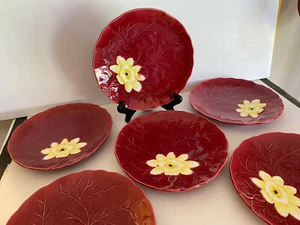 VTG Majolic Red Waterlily Flower Art Pottery Plates Set Of 6 Salad Plate - Picture 1 of 5