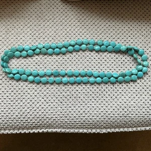 120cm Long Turquoise Necklace Which Is Knotted Between Every Bead. - Picture 1 of 2