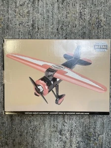 Harley-Davidson Diecast Lockheed Vega 5B Highwing Flugzeug #99203-94V BRANDNEU - Bild 1 von 12