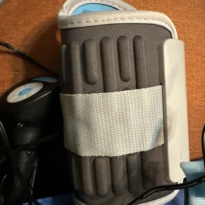 Munchkin Calentador de Biberón Portátil Coche Viaje Auto Bebida 12v Gris Foto 1 de 3