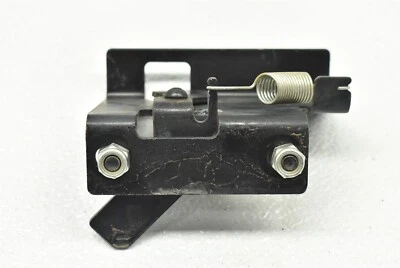 Kubota RTV900 2012 mecanismo de bloqueo de pestillo de capó RTV 900  Foto 1 de 4