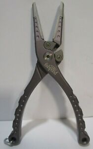 Fishpond Barracuda Pliers Fly Fishing Accessories Light Gray
