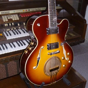 Hollow -Body Jazz - Gitarre mit eingebautem Amp. und Lautsprecher von BJB - Bild 1 von 11