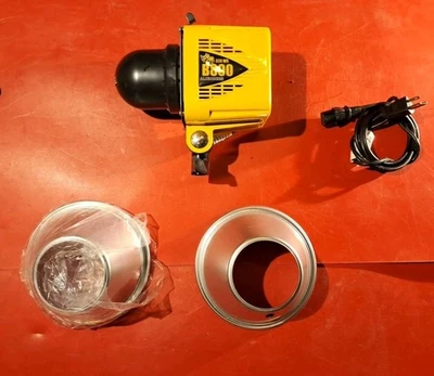 Paul C. Buff Alien Bees B800 Monolight Studio Light Strobe Flash Unit - Image 1 of 4