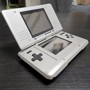 Console Portatile Nintendo DS Fat Usata Testata Funzionante 100% - Foto 1 di 6