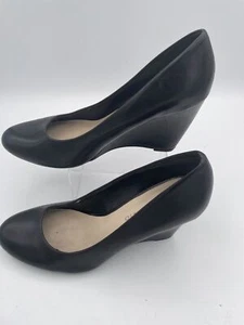 Franco Sarto Classic Wedge Heels Women's Sz 8M Black Leather Slip On Round Toe - Picture 1 of 9