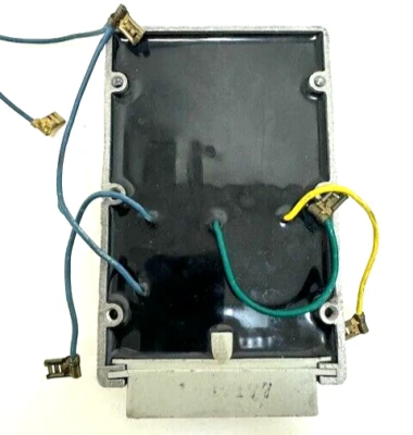 Standard Motor Products NEW Ignition Module  Igniter LX-338. (COSMETIC DETAILS) - Image 1 of 4