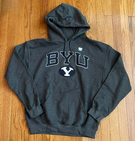 Women's BYU Cougars Gildan Fleece Hoodie NWOT Medium Cover