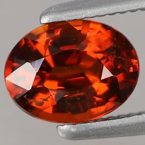 Pietra preziosa granato spessartite arancione naturale ovale 0,82 ct 6,3 x 4,7 mm Namibia, Africa - Foto 1 di 4