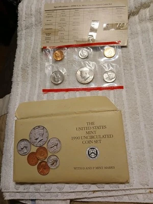 1990, D & P MINT SET UNCIRCULATED - Image 1 of 4