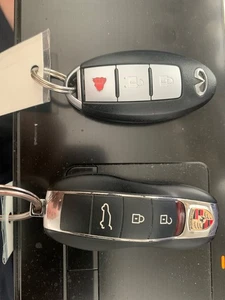 Keyless Remote For Porsche 2023 Cayenne Macan+ INFINITI FOB - Picture 1 of 10